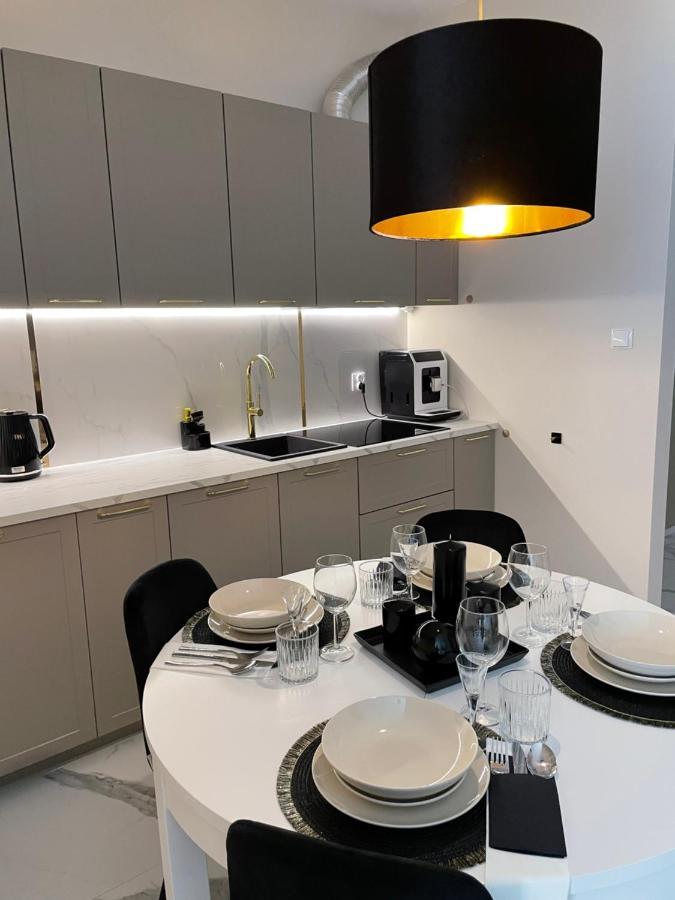 Sunset Resort Apartament Dziesiatka Przy Plazy 그르지보보 외부 사진