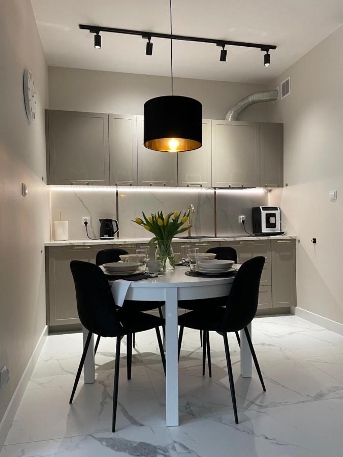 Sunset Resort Apartament Dziesiatka Przy Plazy 그르지보보 외부 사진